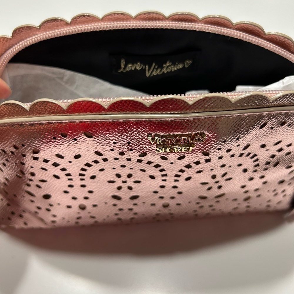 Victoria Secret: Petal Edge Beauty Bag  🌺 NWT (final price) - Picture 6 of 10